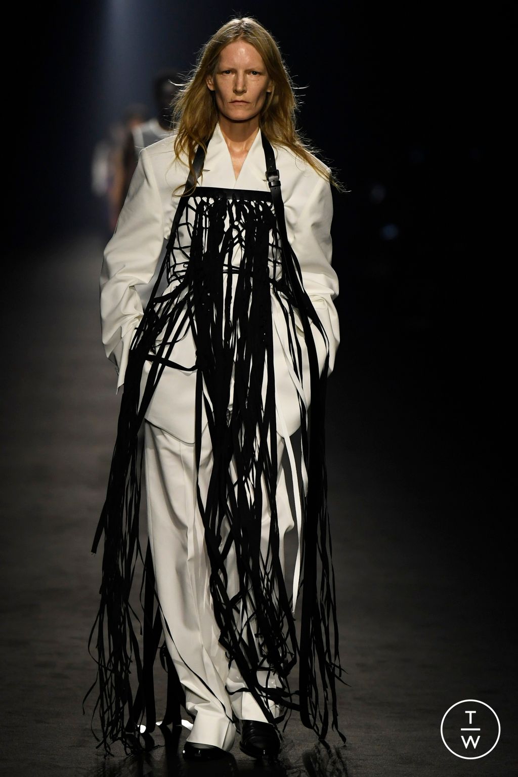 Fashion Week Paris Spring/Summer 2024 look 18 de la collection Ann Demeulemeester womenswear