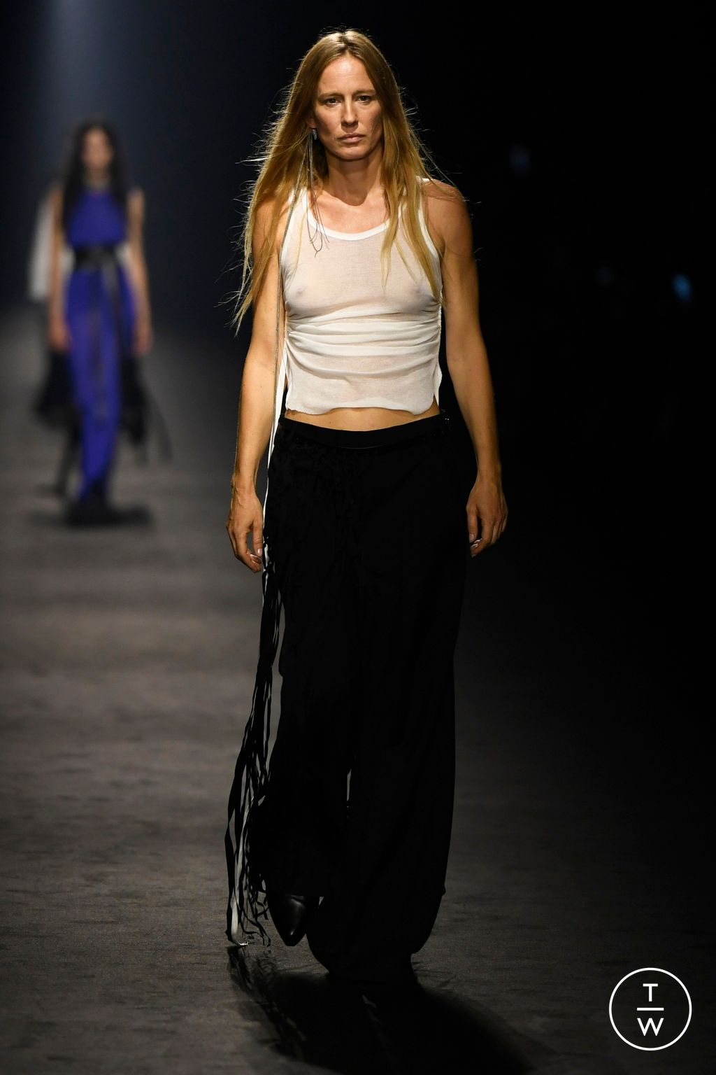 Fashion Week Paris Spring/Summer 2024 look 21 de la collection Ann Demeulemeester womenswear