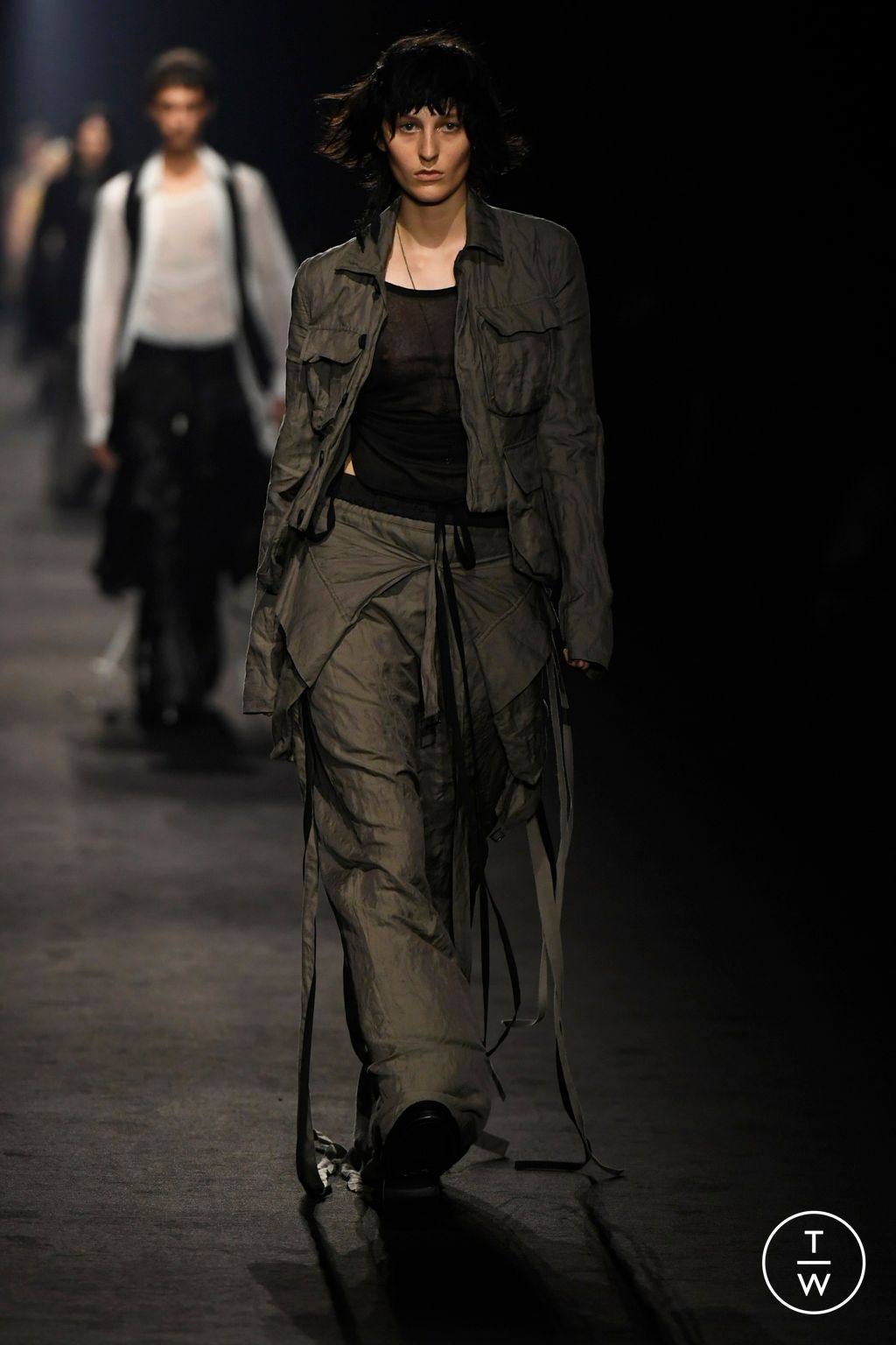 Fashion Week Paris Spring/Summer 2024 look 28 de la collection Ann Demeulemeester womenswear