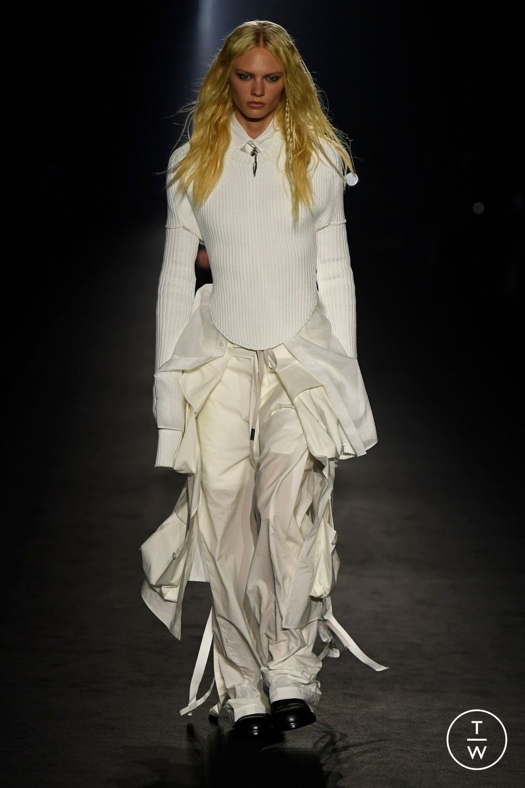 Fashion Week Paris Spring/Summer 2024 look 37 from the Ann Demeulemeester collection womenswear