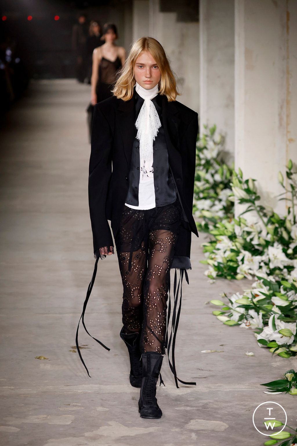 Fashion Week Paris Spring/Summer 2025 look 1 from the Ann Demeulemeester collection womenswear