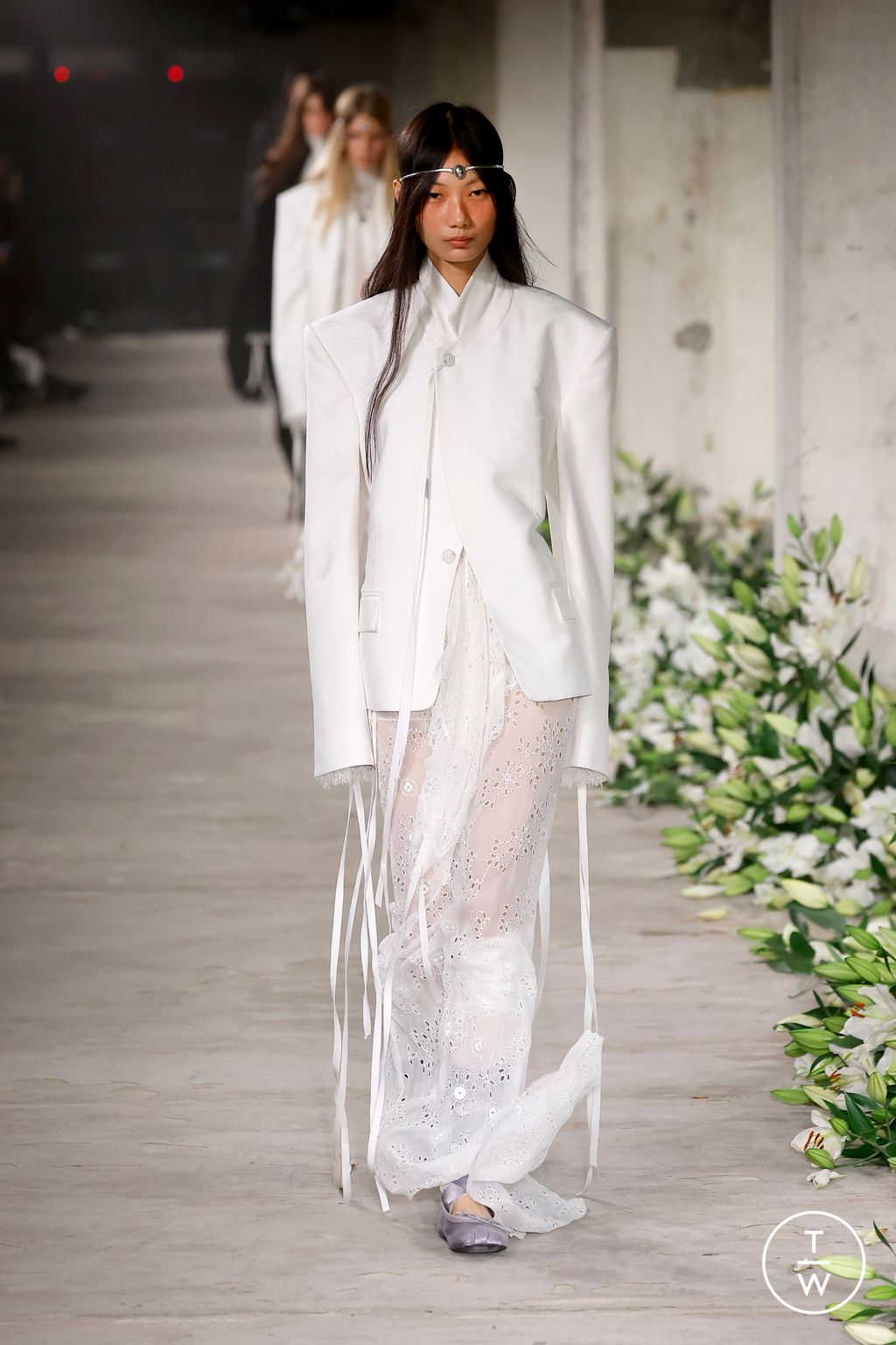 Fashion Week Paris Spring/Summer 2025 look 9 from the Ann Demeulemeester collection 女装
