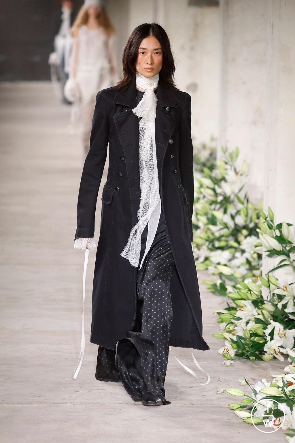 Fashion Week Paris Spring/Summer 2025 look 14 de la collection Ann Demeulemeester womenswear