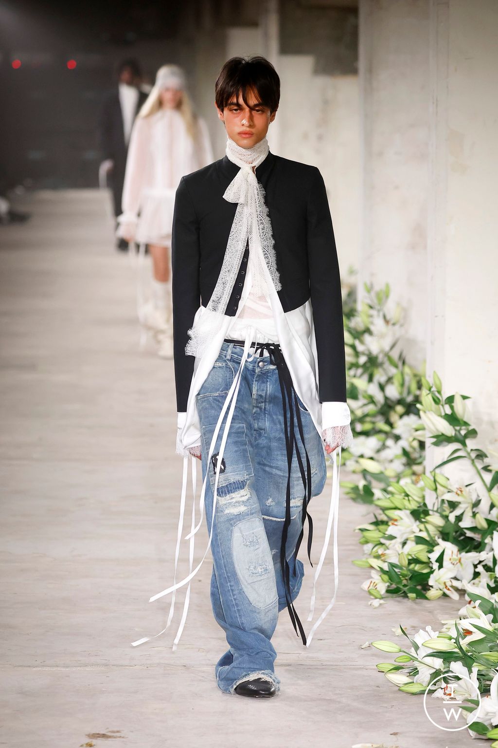 Fashion Week Paris Spring/Summer 2025 look 16 from the Ann Demeulemeester collection womenswear
