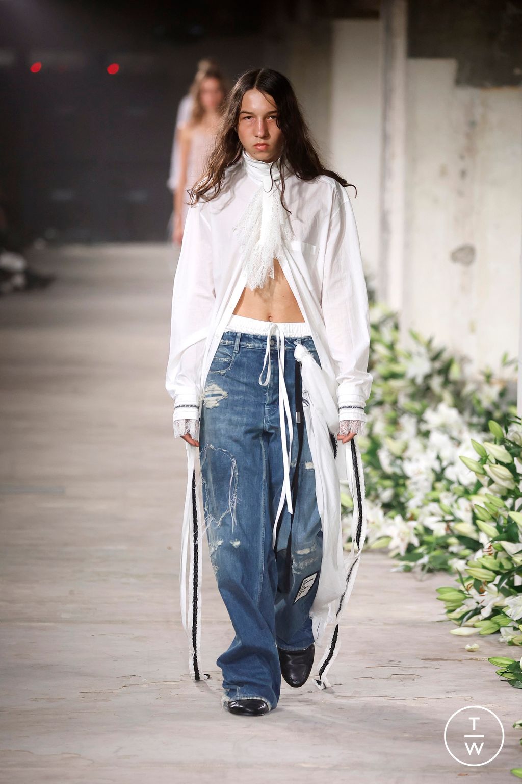 Fashion Week Paris Spring/Summer 2025 look 22 from the Ann Demeulemeester collection womenswear