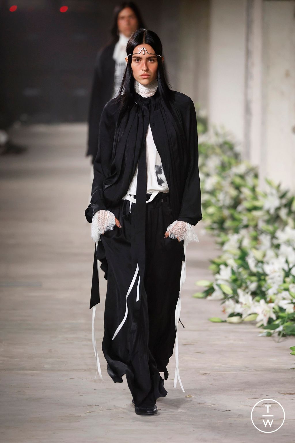 Fashion Week Paris Spring-Summer 2025 look 32 from the Ann Demeulemeester collection womenswear