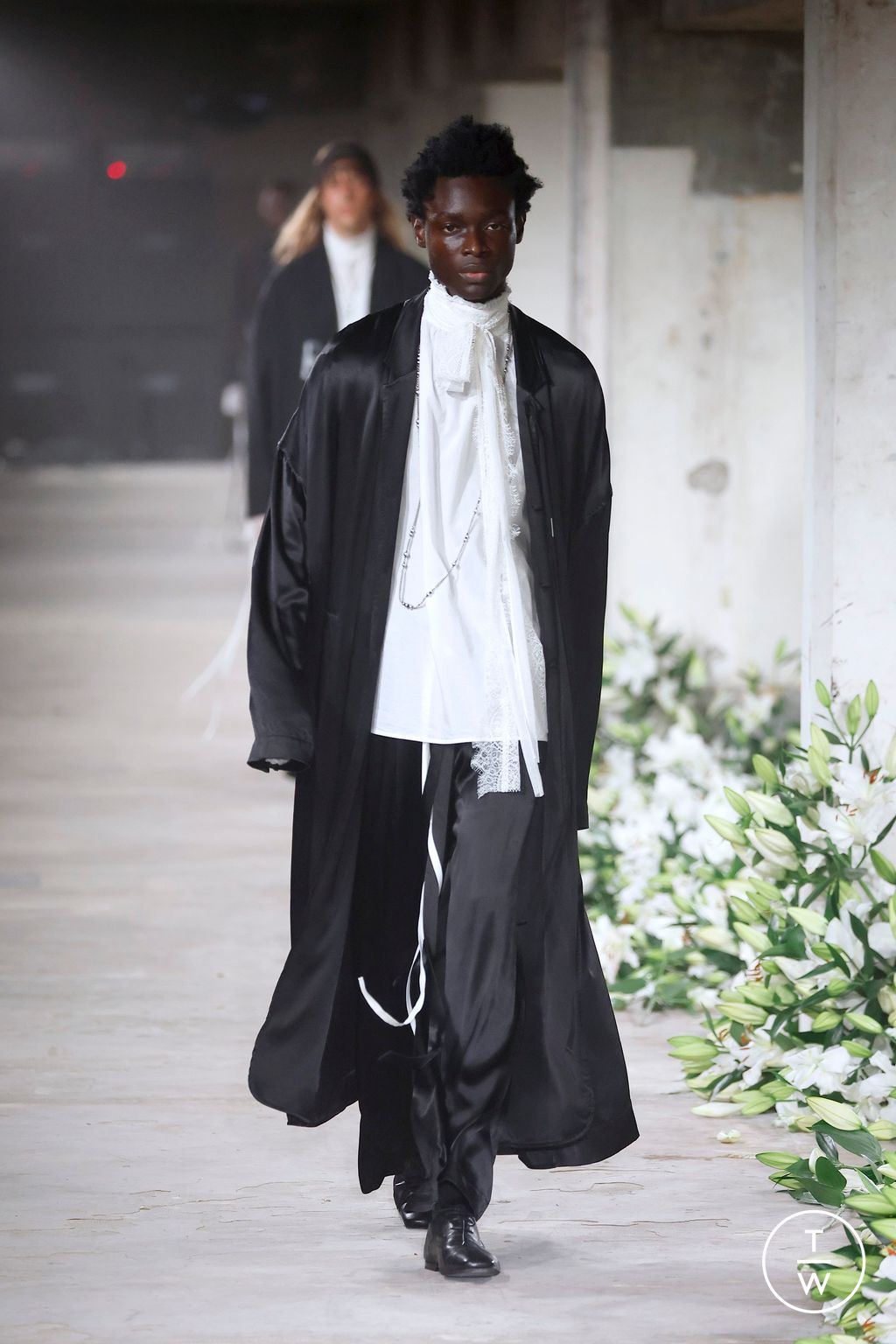 Fashion Week Paris Spring/Summer 2025 look 36 from the Ann Demeulemeester collection 女装