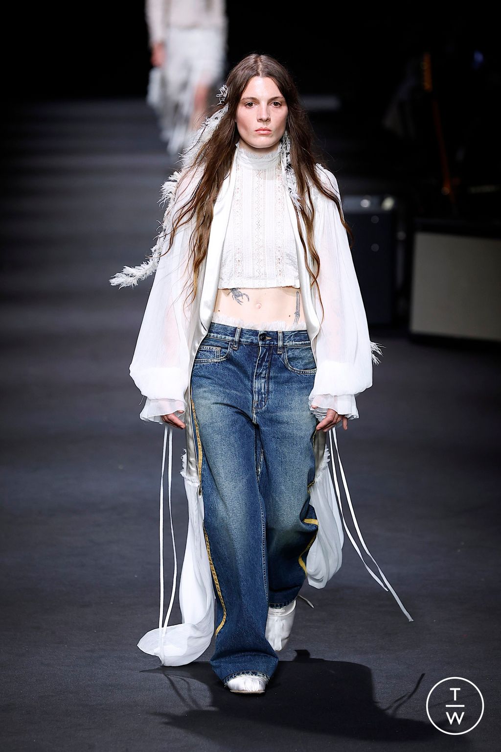 Fashion Week Paris Spring/Summer 2026 look 19 from the Ann Demeulemeester collection 女装