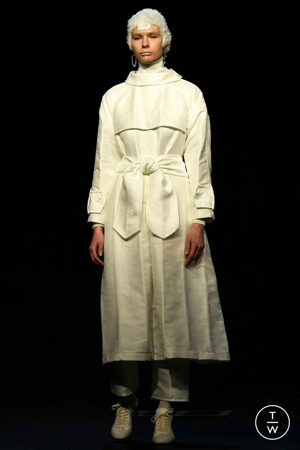 Fashion Week Paris Fall/Winter 2023 look 2 from the Anrealage collection 女装