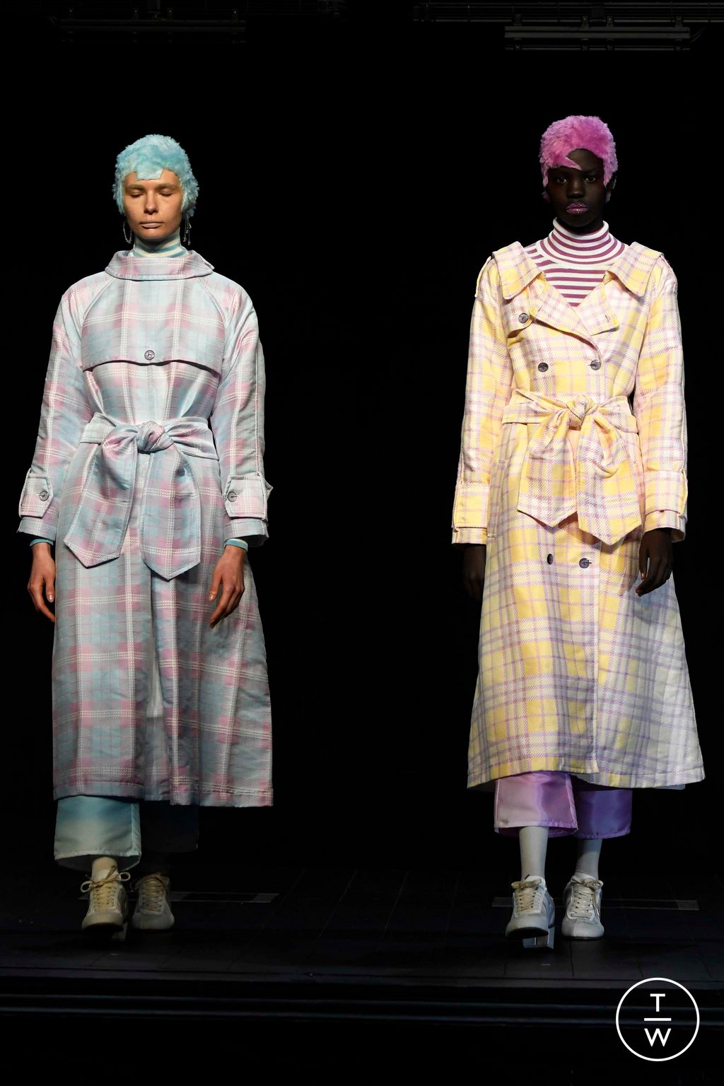 Fashion Week Paris Fall/Winter 2023 look 7 de la collection Anrealage womenswear