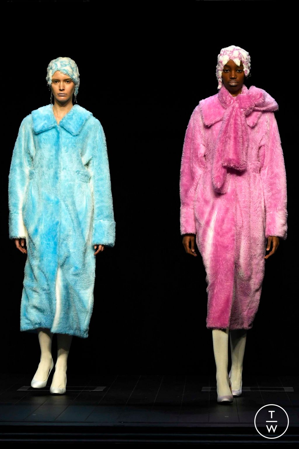 Fashion Week Paris Fall/Winter 2023 look 9 de la collection Anrealage womenswear