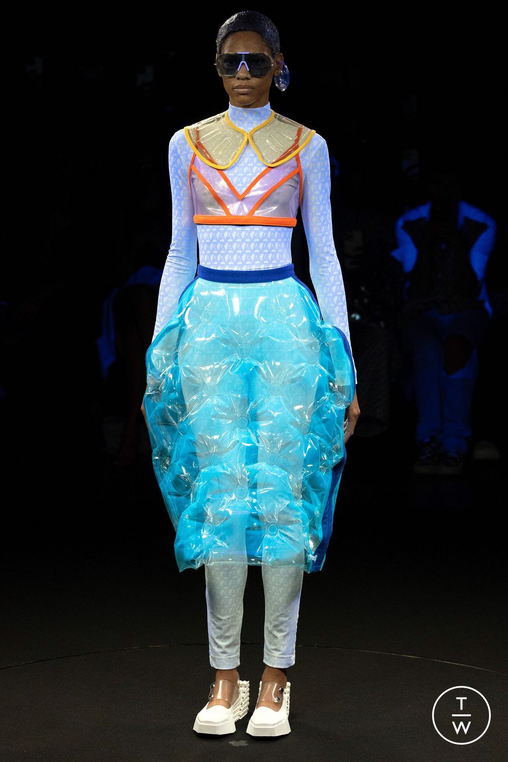 Fashion Week Paris Spring/Summer 2024 look 1 de la collection Anrealage womenswear