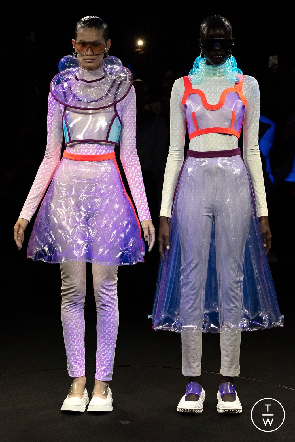 Fashion Week Paris Spring/Summer 2024 look 2 de la collection Anrealage womenswear