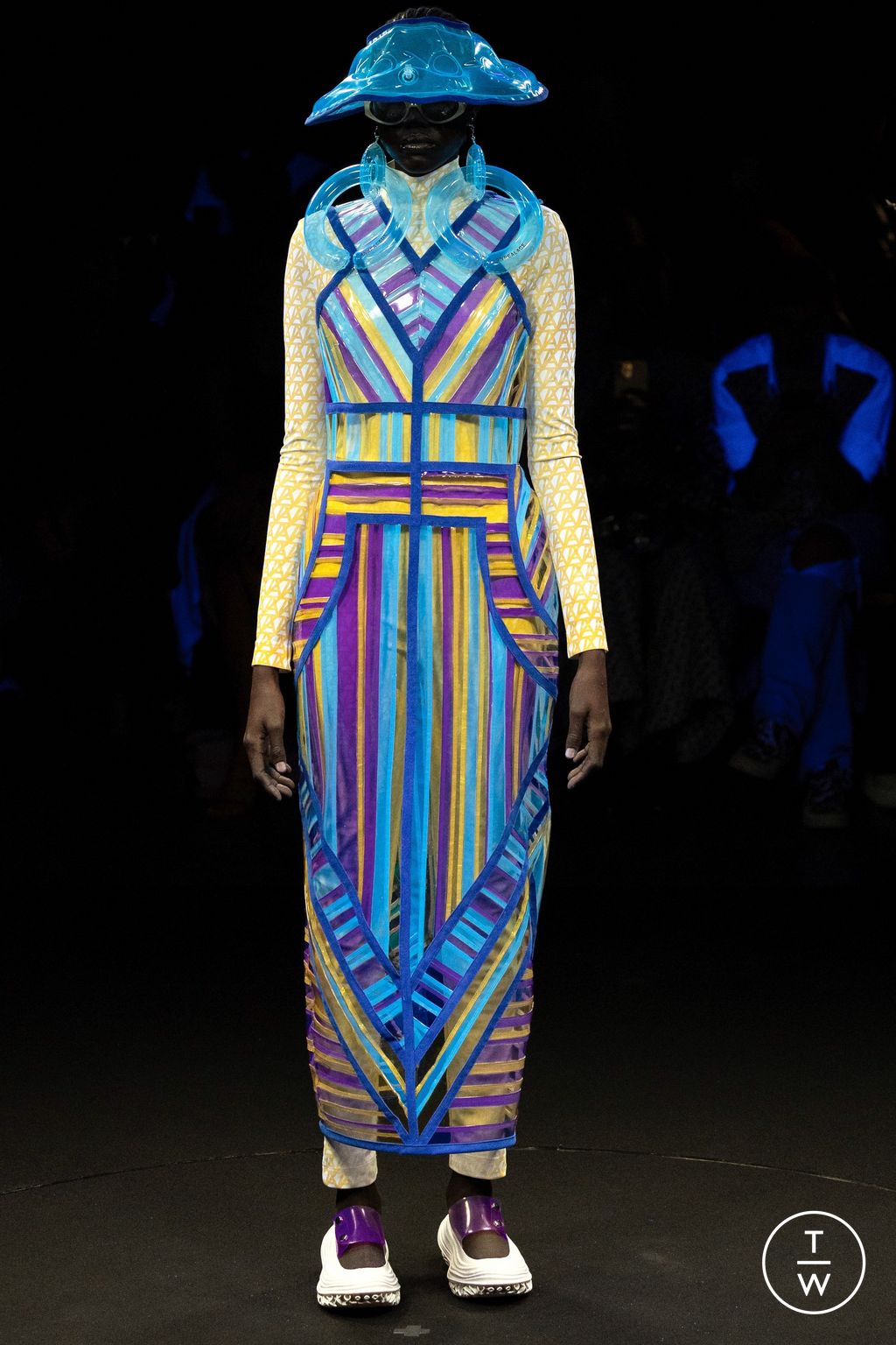 Fashion Week Paris Spring/Summer 2024 look 14 from the Anrealage collection womenswear