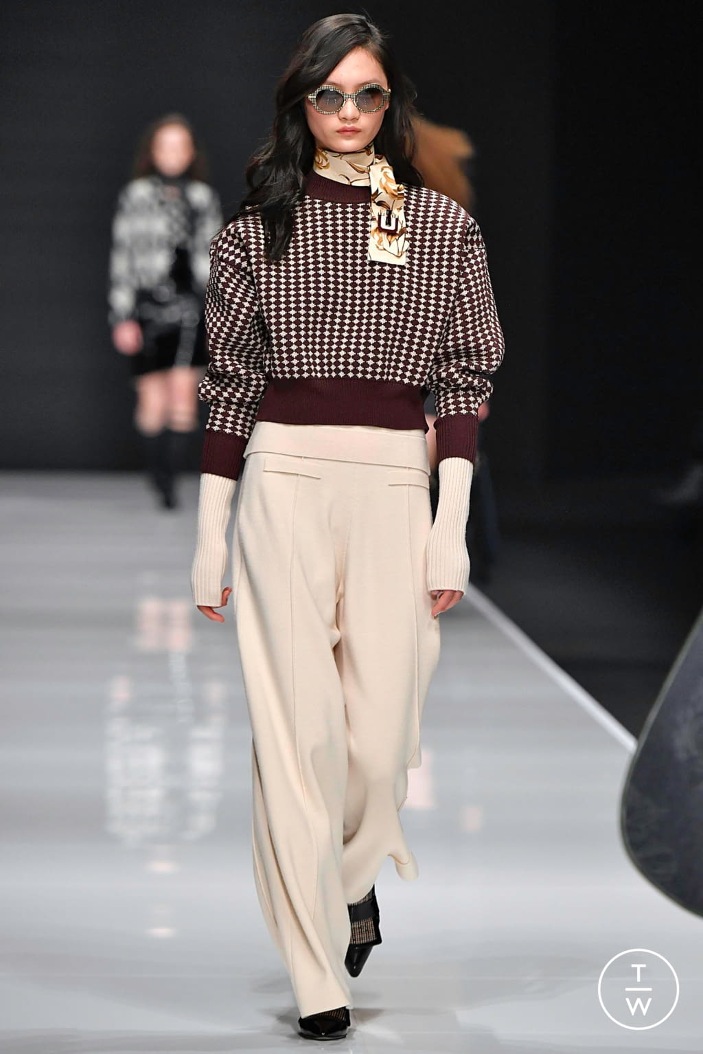 Fashion Week Milan Fall/Winter 2019 look 17 from the Anteprima collection womenswear