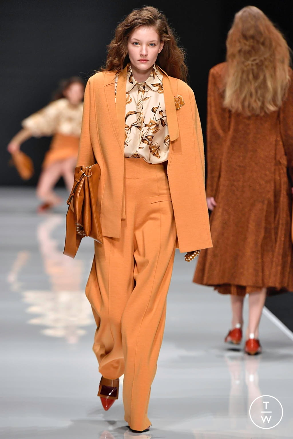Fashion Week Milan Fall/Winter 2019 look 33 from the Anteprima collection womenswear