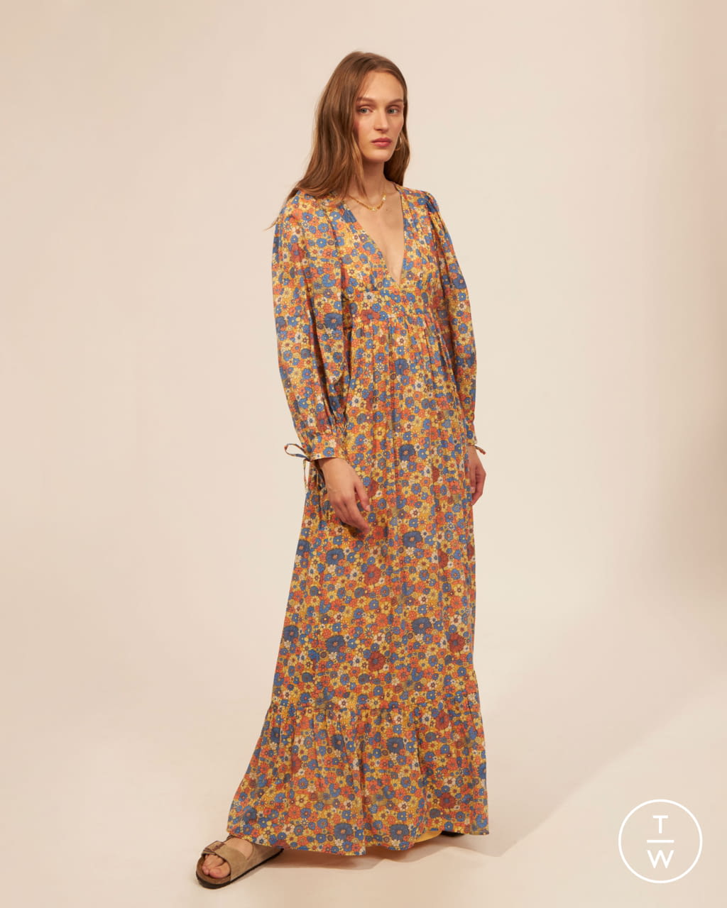 Fashion Week Paris Spring/Summer 2022 look 34 from the Antik Batik collection womenswear