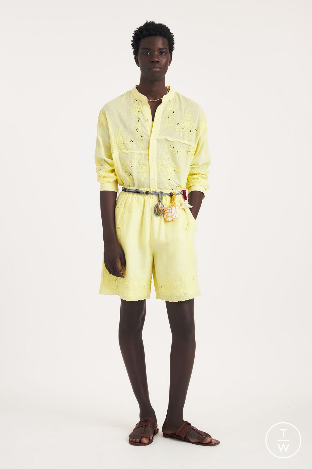 Fashion Week Paris Spring/Summer 2026 look 1 from the Antik Batik collection 男装