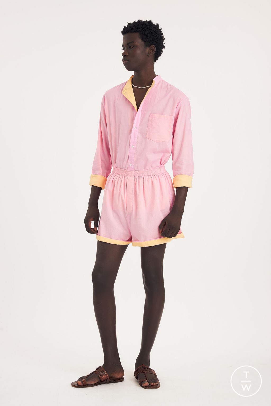 Fashion Week Paris Spring/Summer 2026 look 9 from the Antik Batik collection menswear