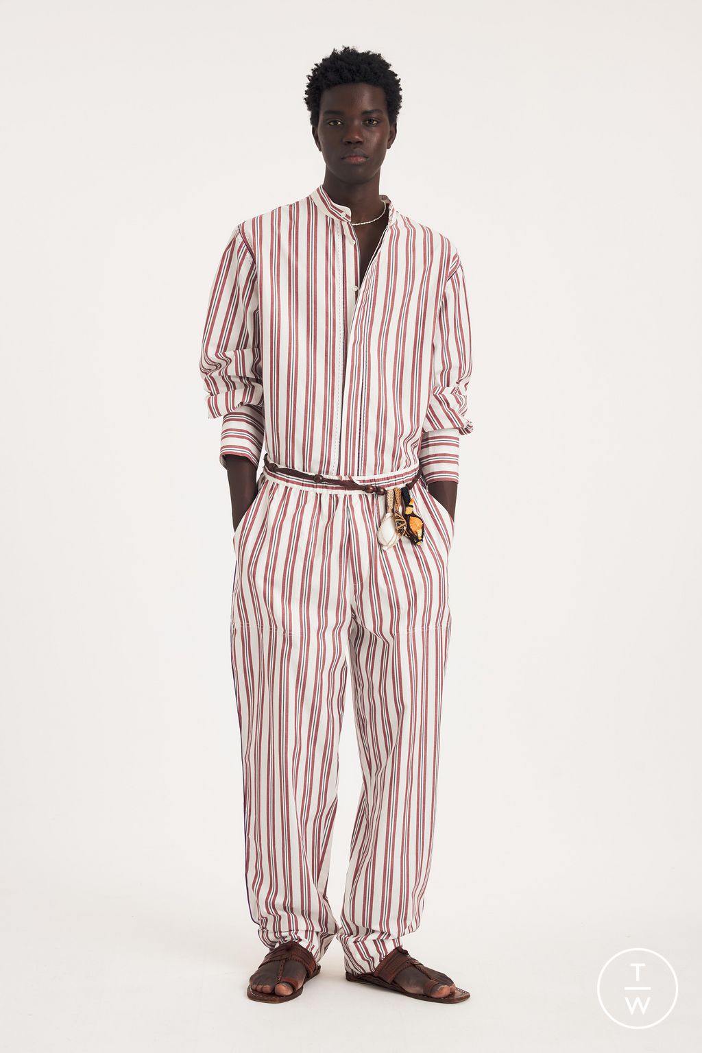 Fashion Week Paris Spring/Summer 2026 look 10 from the Antik Batik collection 男装