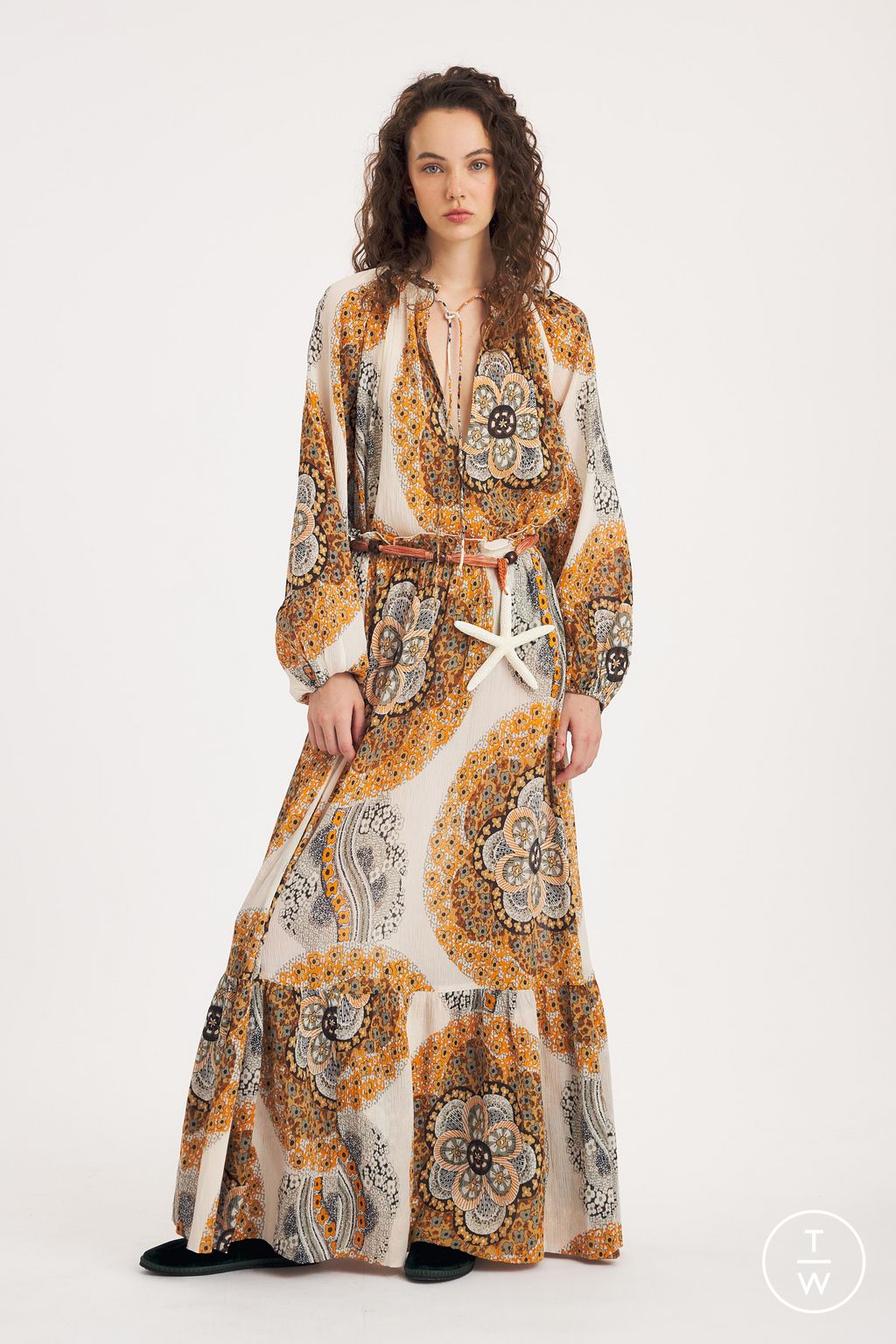 Fashion Week Paris Spring/Summer 2026 look 41 from the Antik Batik collection womenswear