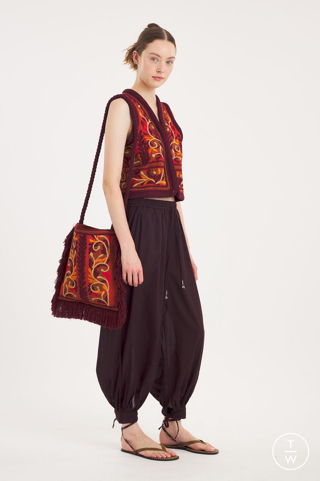 Fashion Week Paris Spring/Summer 2026 look 44 from the Antik Batik collection 女装