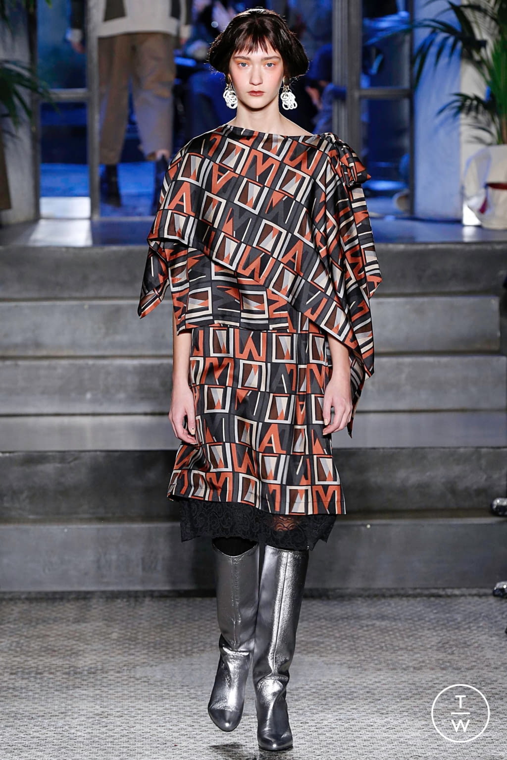 Fashion Week Milan Fall/Winter 2019 look 33 from the Antonio Marras collection womenswear