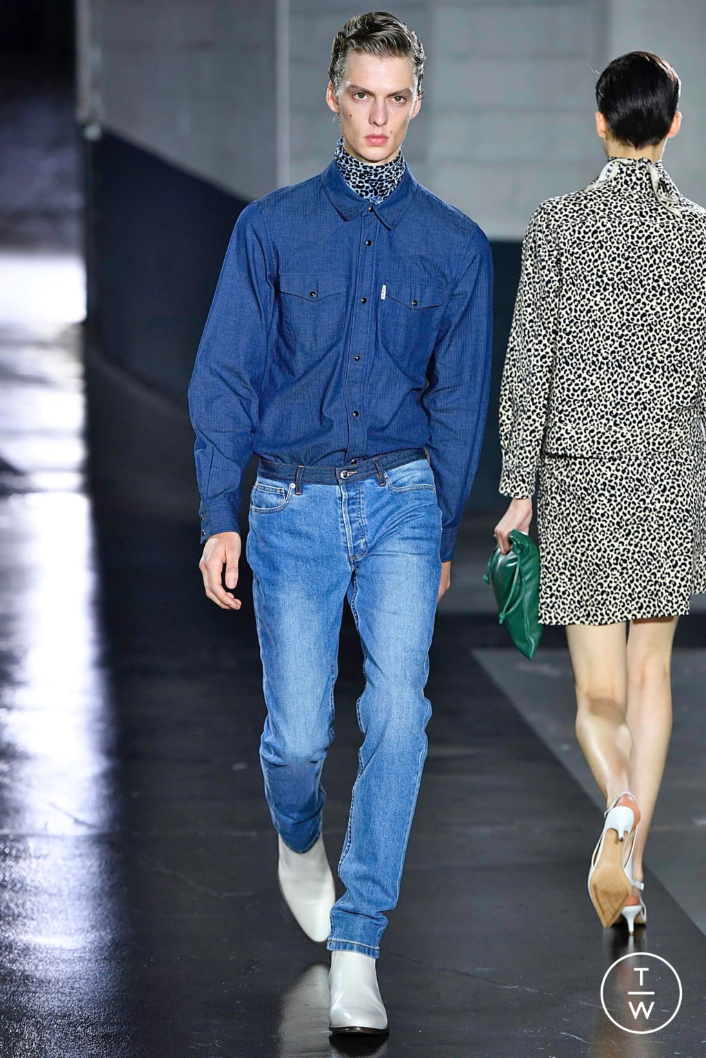 Fashion Week Paris Spring/Summer 2019 look 19 from the Apc collection womenswear