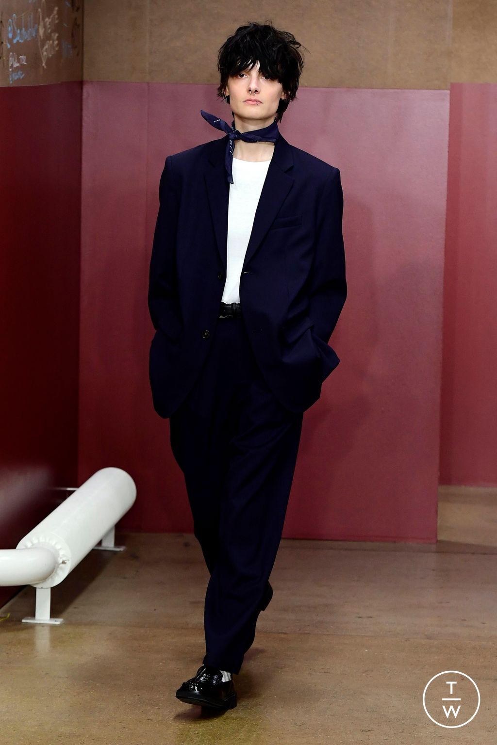 Fashion Week Paris Fall/Winter 2023 look 2 from the Apc collection 女装
