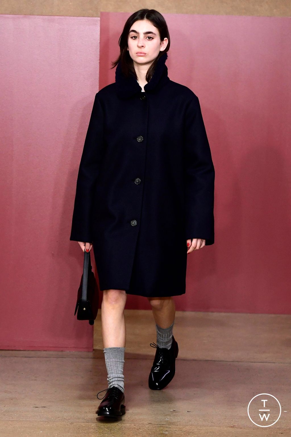 Fashion Week Paris Fall/Winter 2023 look 3 from the Apc collection womenswear