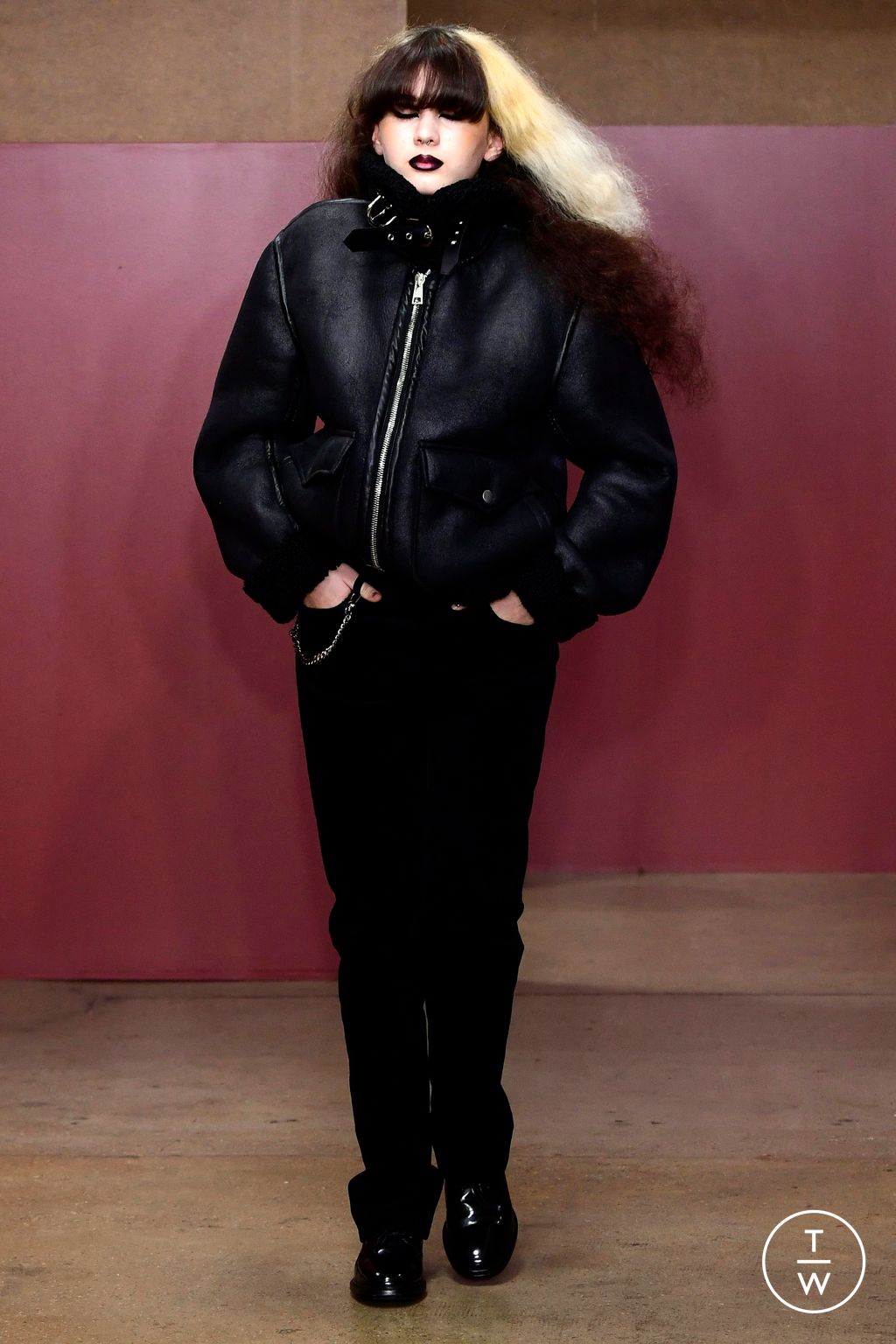 Fashion Week Paris Fall/Winter 2023 look 20 from the Apc collection 女装