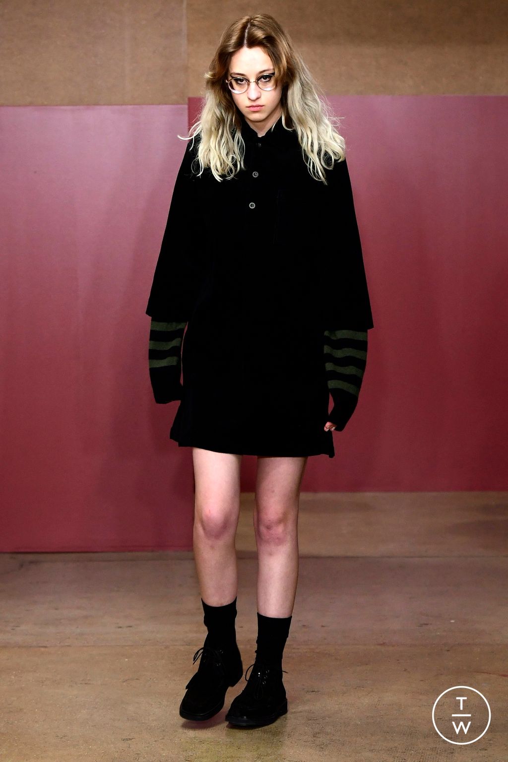 Fashion Week Paris Fall/Winter 2023 look 21 from the Apc collection 女装