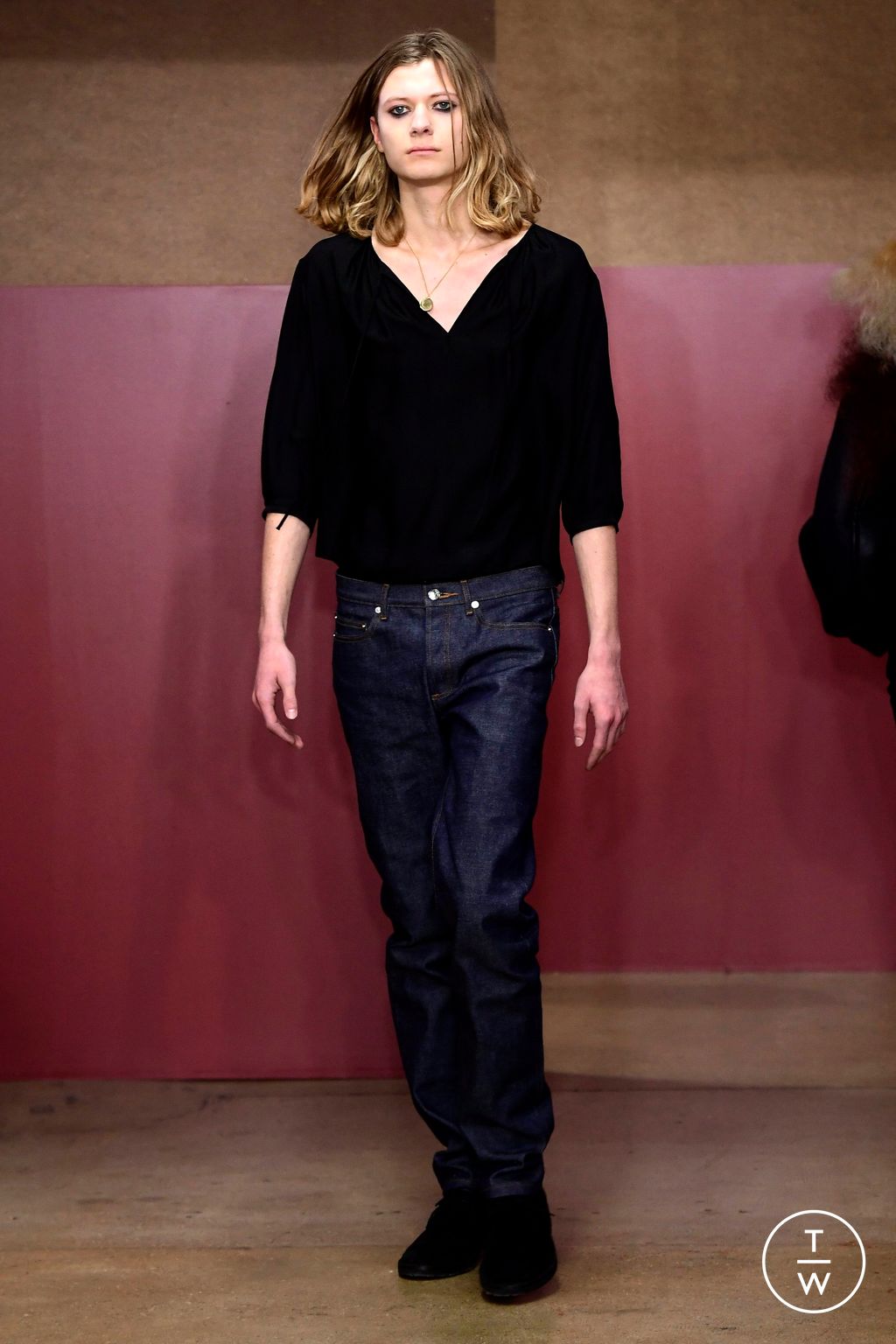Fashion Week Paris Fall/Winter 2023 look 23 de la collection Apc womenswear