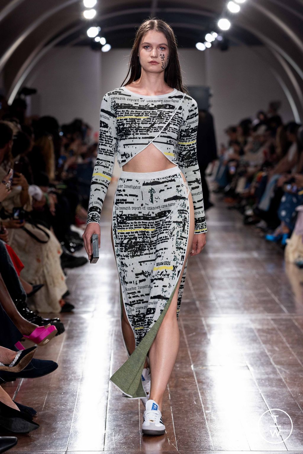 Fashion Week London Spring/Summer 2024 look 13 from the APUJAN collection womenswear