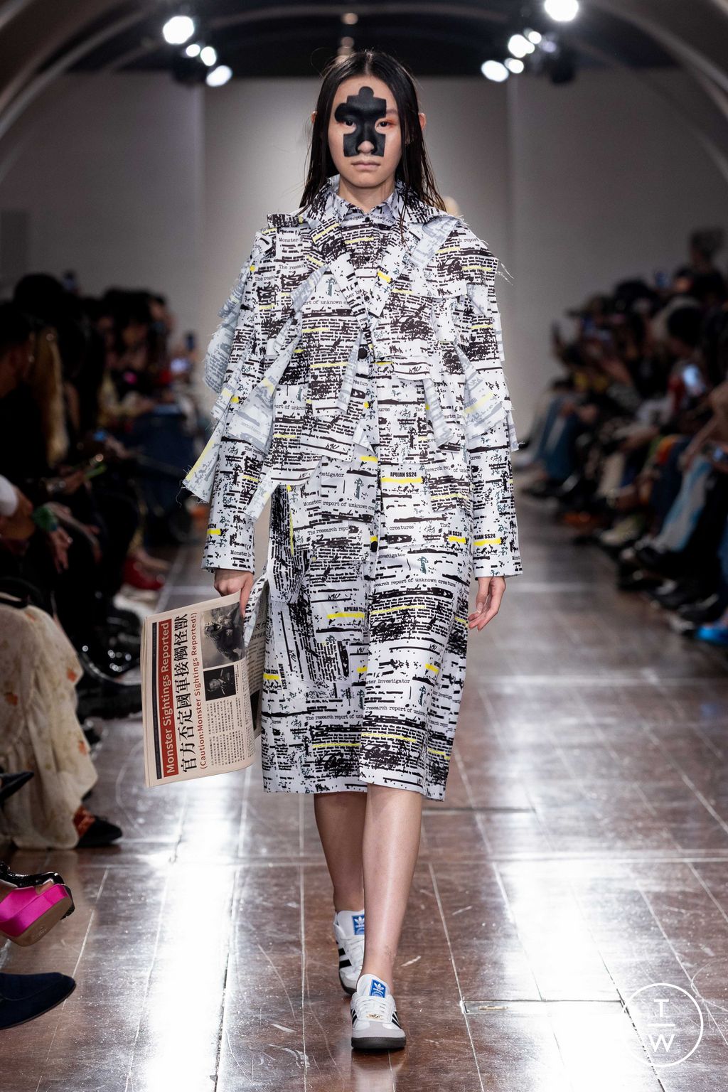 Fashion Week London Spring/Summer 2024 look 18 from the APUJAN collection womenswear