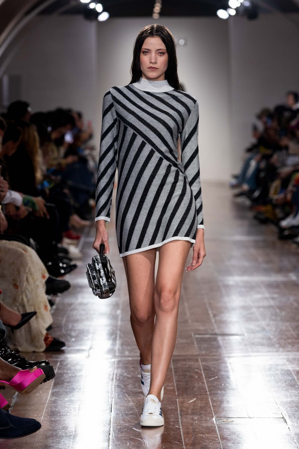 Fashion Week London Spring/Summer 2024 look 22 from the APUJAN collection 女装