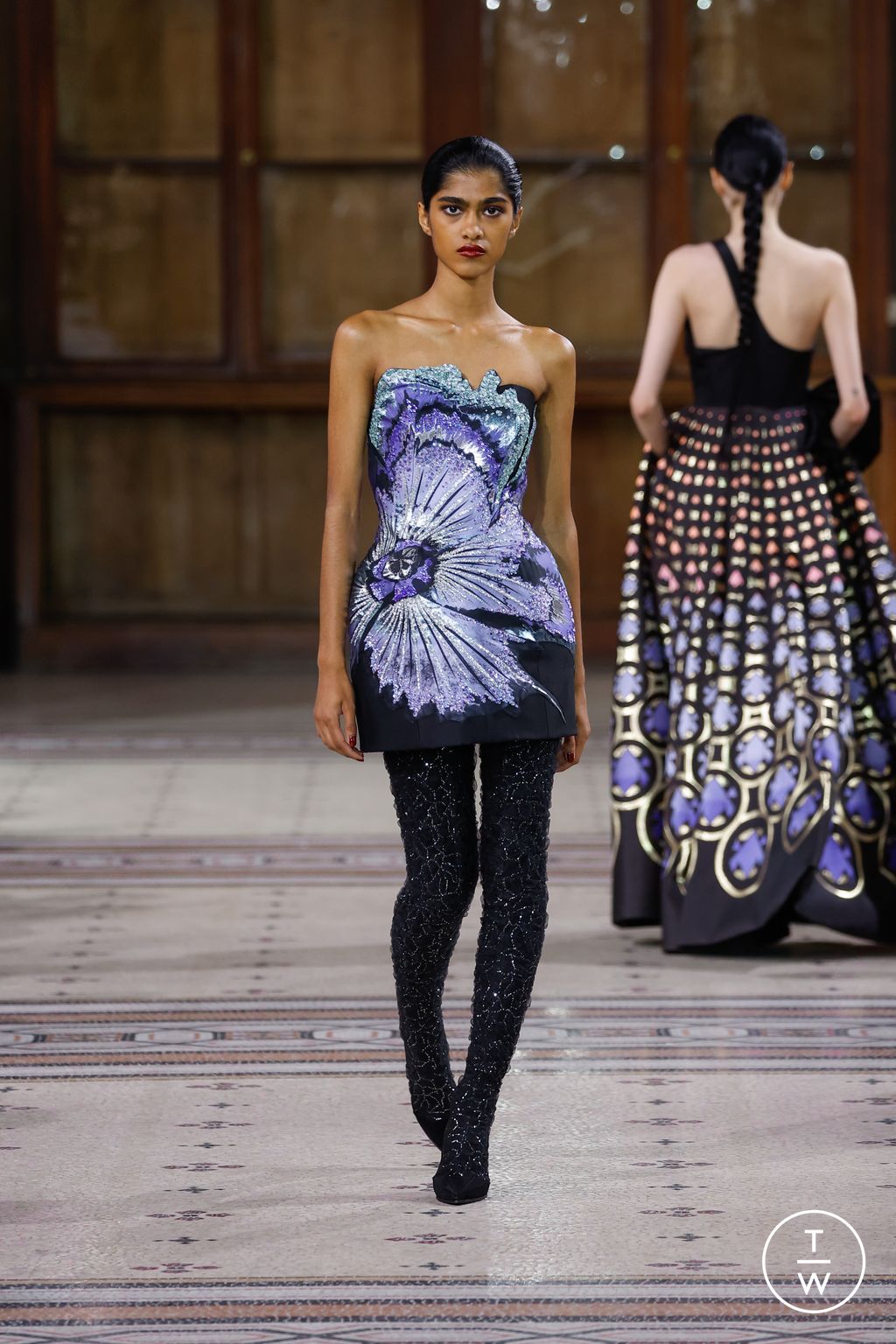 Fashion Week Paris Fall/Winter 2022 look 4 de la collection ArdAzAei couture