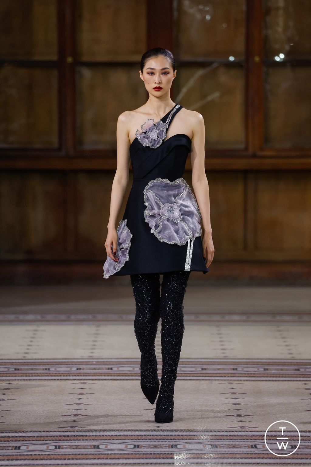 Fashion Week Paris Fall/Winter 2022 look 6 from the ArdAzAei collection couture