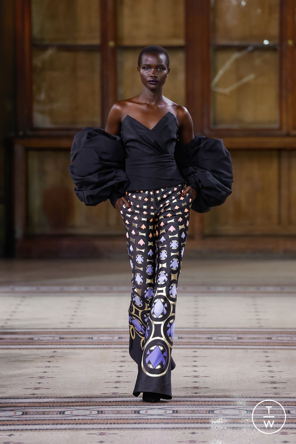 Fashion Week Paris Fall/Winter 2022 look 12 from the ArdAzAei collection 高级定制