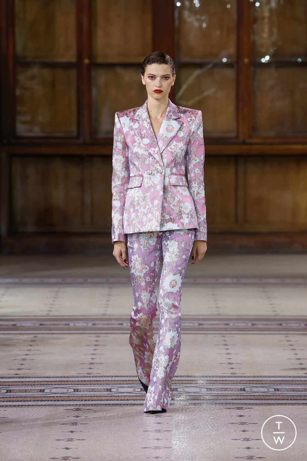 Fashion Week Paris Fall/Winter 2022 look 14 from the ArdAzAei collection couture