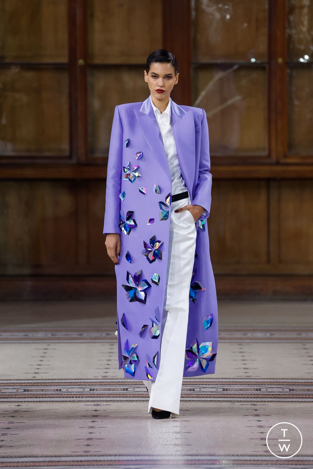 Fashion Week Paris Fall/Winter 2022 look 18 de la collection ArdAzAei couture