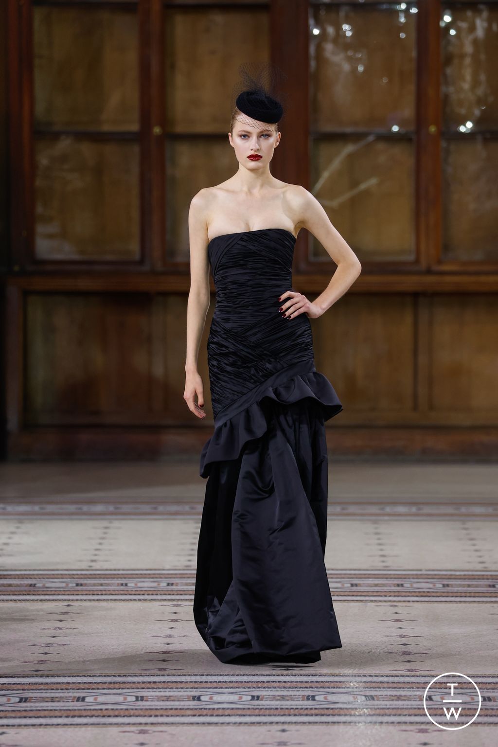 Fashion Week Paris Fall/Winter 2022 look 19 from the ArdAzAei collection couture