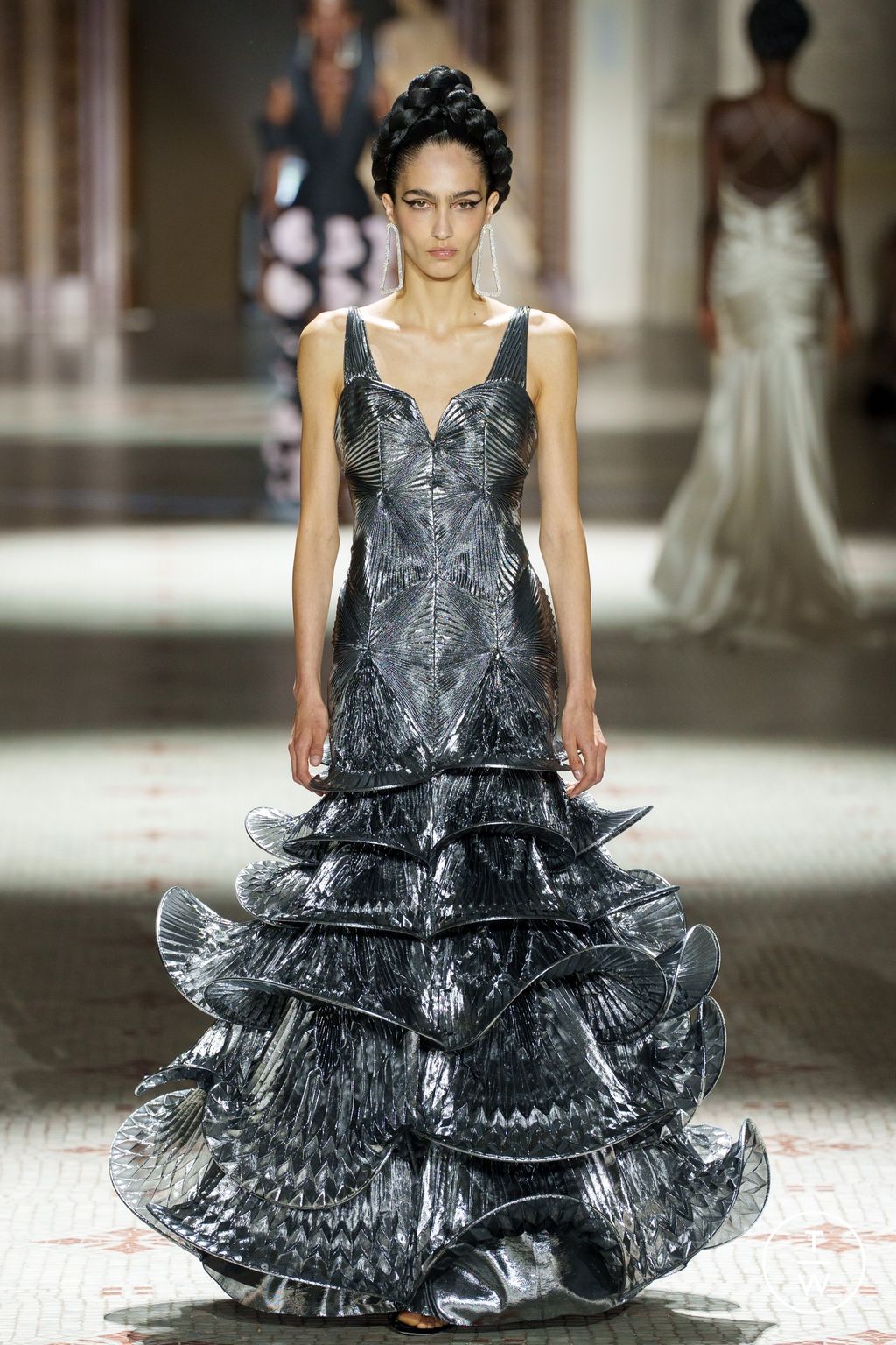 Fashion Week Paris Fall/Winter 2024 look 12 de la collection ArdAzAei couture