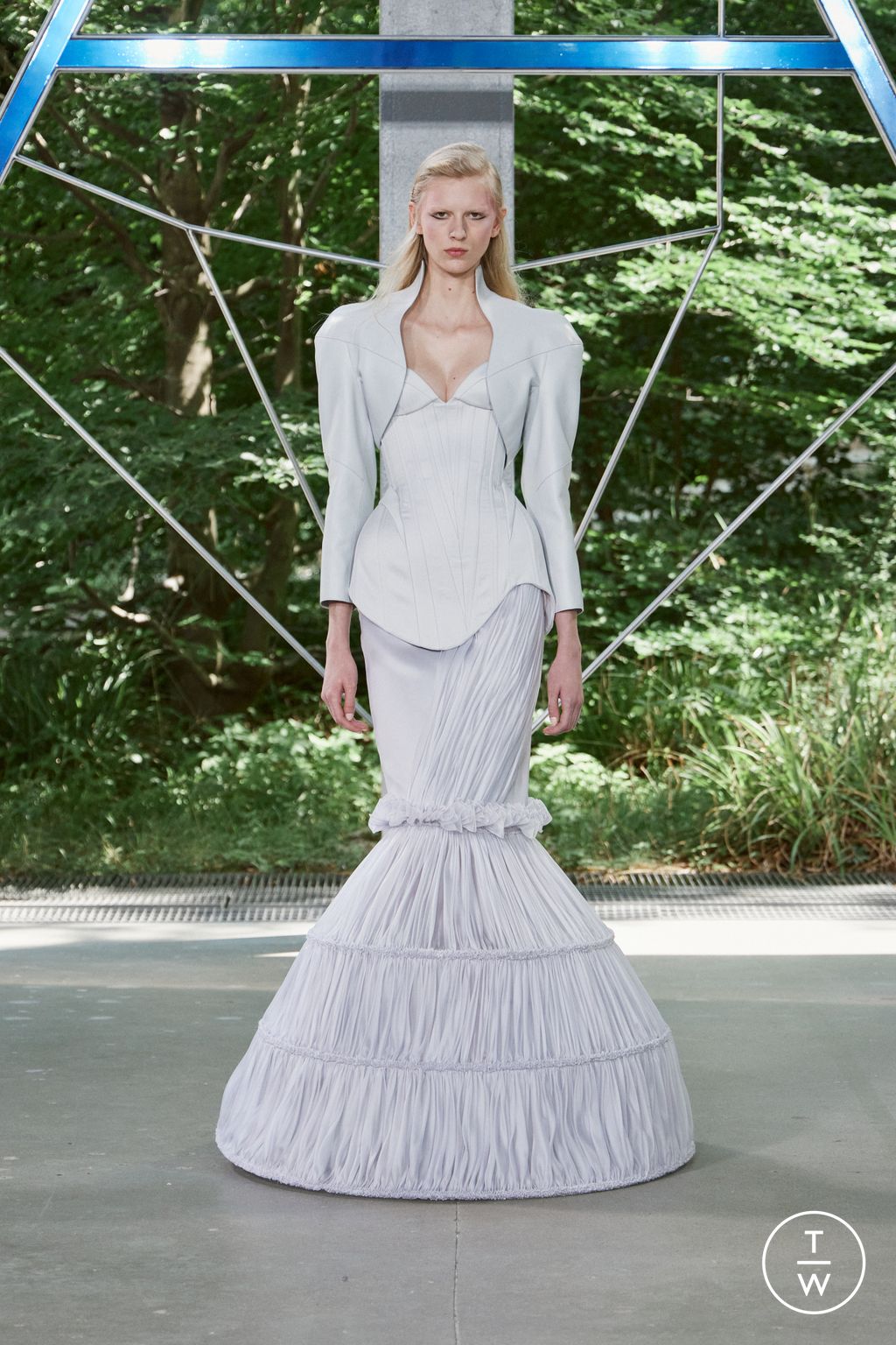 Fashion Week Paris Fall/Winter 2025 look 11 from the ArdAzAei collection couture