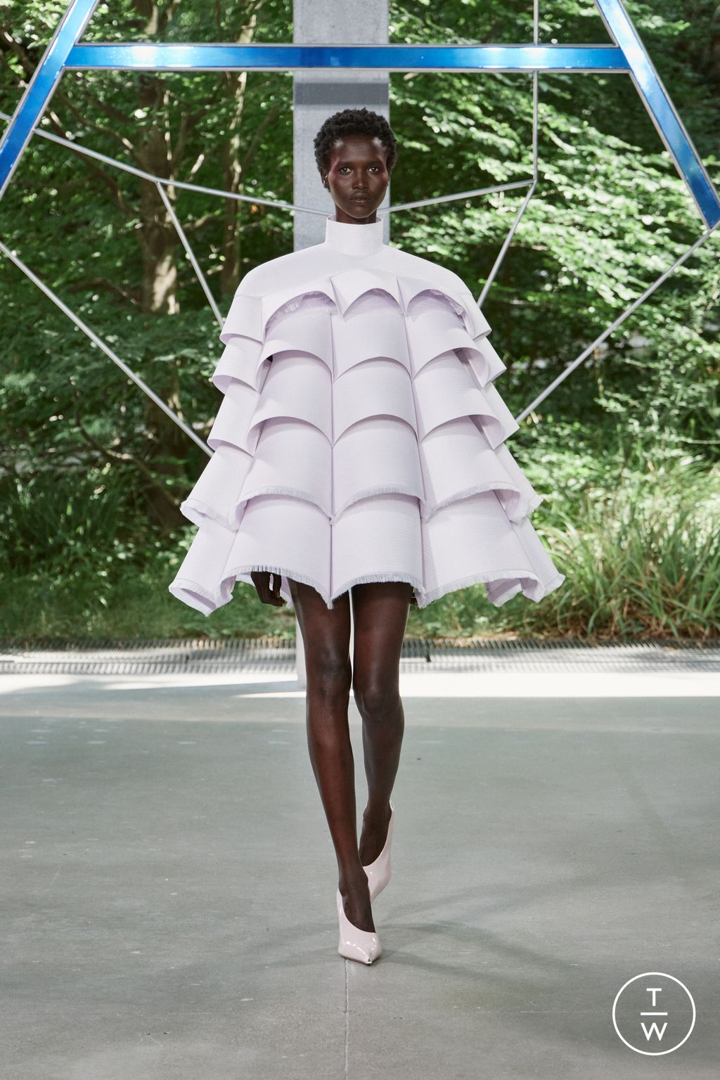 Fashion Week Paris Fall/Winter 2025 look 15 from the ArdAzAei collection 高级定制