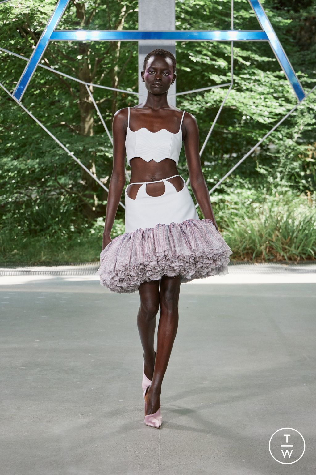 Fashion Week Paris Fall/Winter 2025 look 19 from the ArdAzAei collection 高级定制