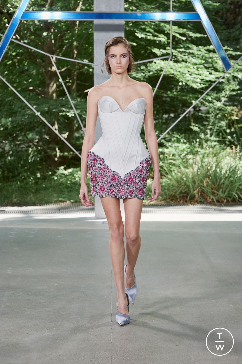 Fashion Week Paris Fall/Winter 2025 look 21 from the ArdAzAei collection couture