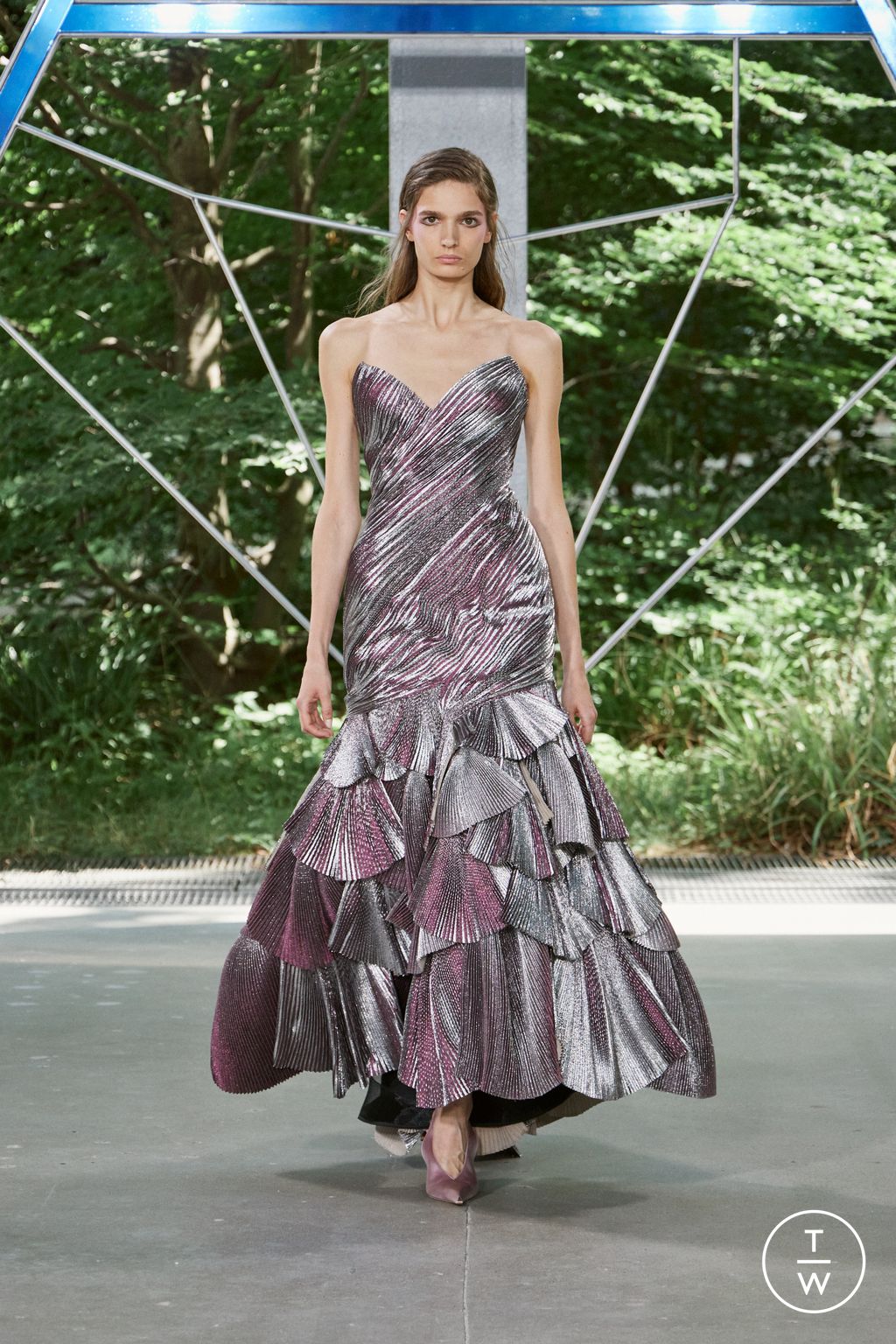 Fashion Week Paris Fall/Winter 2025 look 23 from the ArdAzAei collection 高级定制