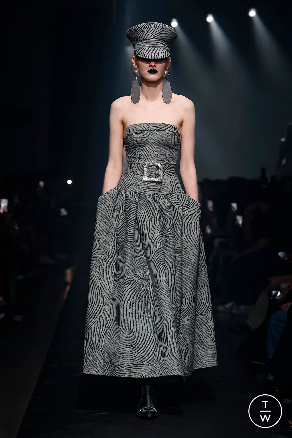 Fashion Week New York Fall/Winter 2024 look 27 from the Area collection womenswear