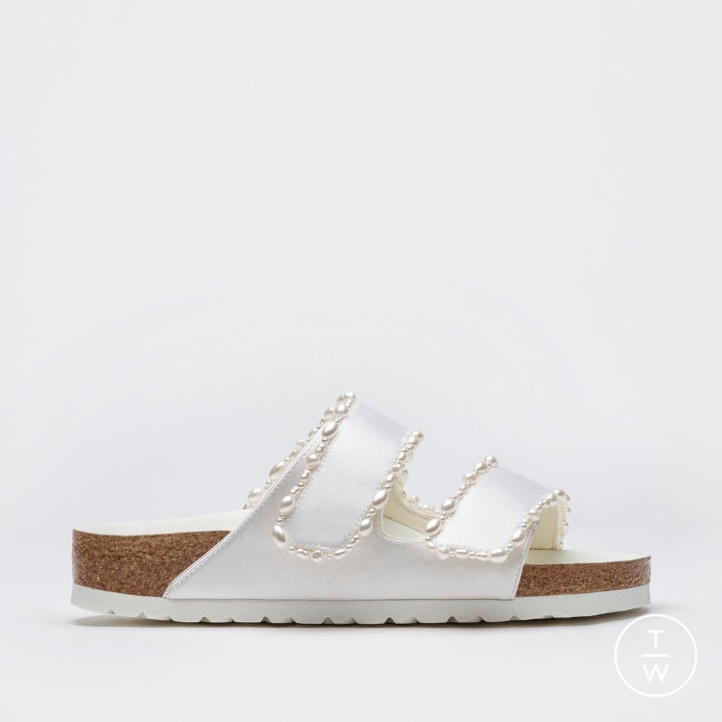 Fashion Week Paris Spring/Summer 2026 look 1 from the Birkenstock 1774 collection womenswear accessories